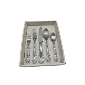 The Pioneer Woman Agatha Silver Flatware Set
